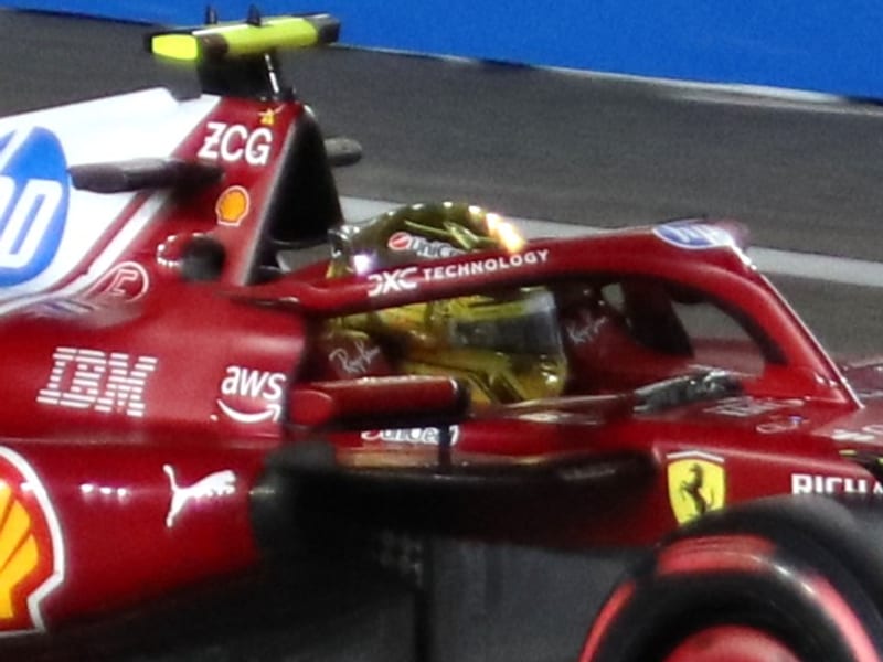 Photo of the Lewis Hamilton Singapore Grand Prix 2025 helmet